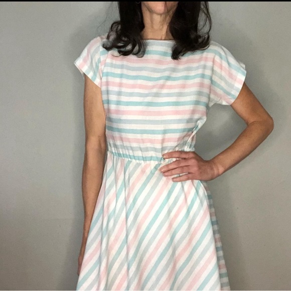 Vintage pastel striped dress - Picture 4 of 4